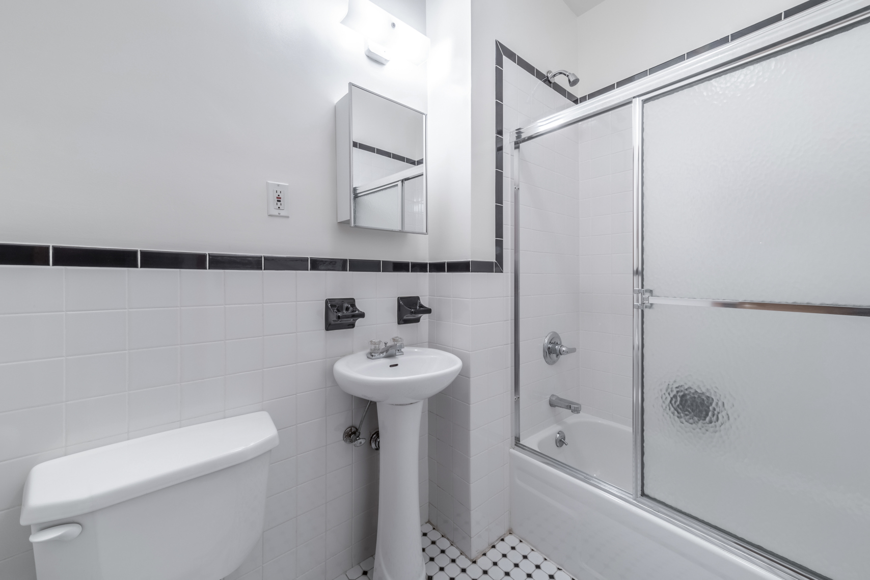 242 East 85th Street, Unit 3A Manhattan, NY 10028 - Photo 4 of 6