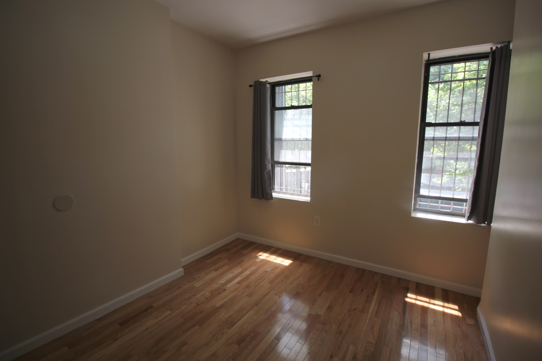 292 Broadway, Unit 2 Brooklyn, NY 11211 - Photo 1 of 7