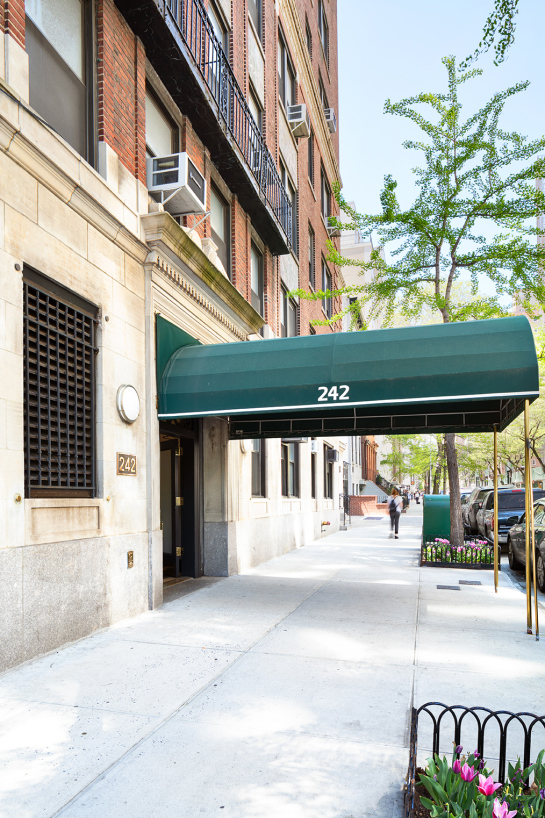 242 E 19th St, Manhattan, NY 10003 - Photo 2 of 5