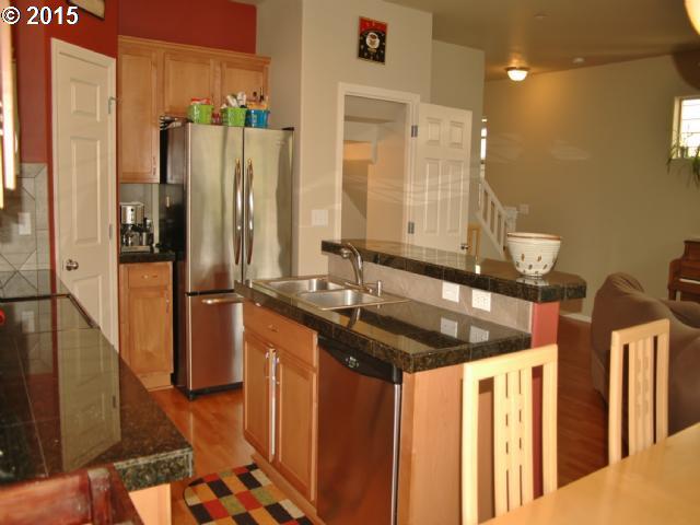 15585 Southwest Stone Ridge Circle Beaverton, OR 97007 - Photo 4 of 16 Gallery Image 4