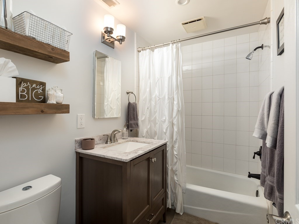 2002 Jaybrook Drive Rancho Palos Verdes, CA 90275 - Photo 14 of 23 Second full bathroom