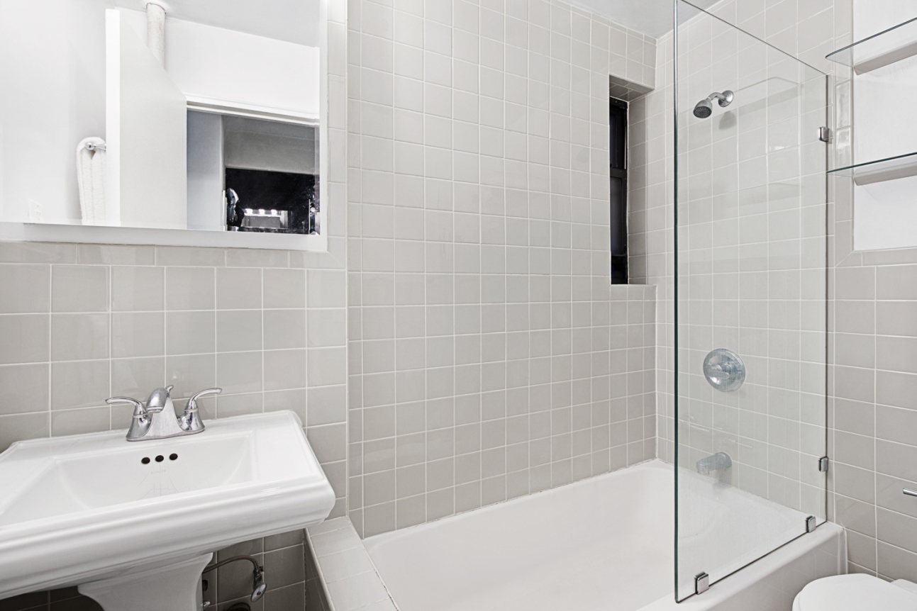 49 Morton Street, Unit 4D Manhattan, NY 10014 - Photo 6 of 7