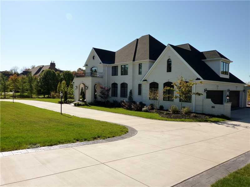 103 Brookside Lane Coraopolis, PA 15108 - Photo 2 of 25