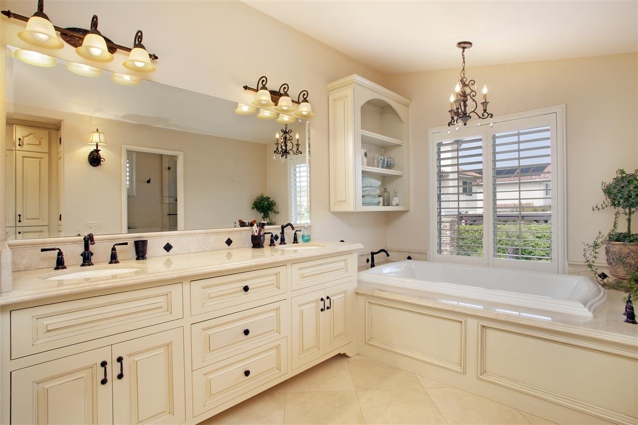 1405 Wildmeadow Place Encinitas, CA 92024 - Photo 12 of 24