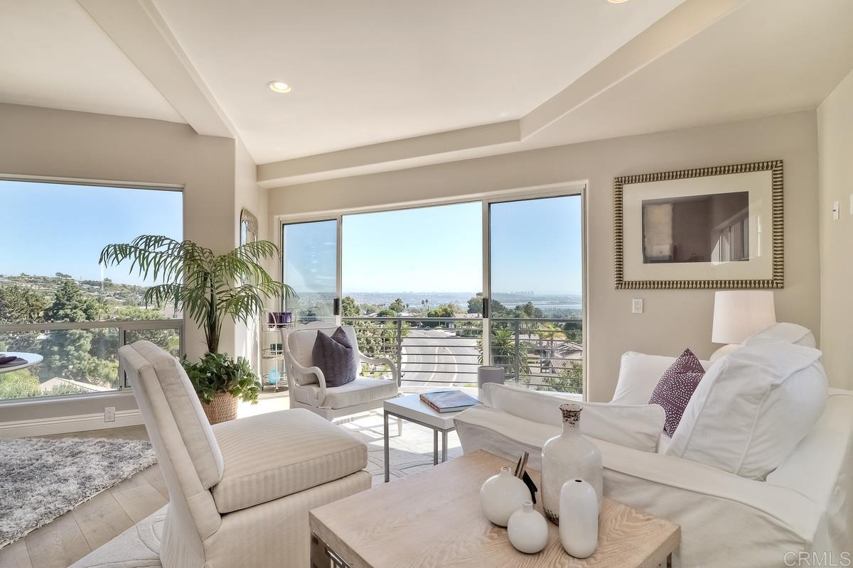 5352 Soledad Mountain Road San Diego, CA 92109 - Photo 14 of 25