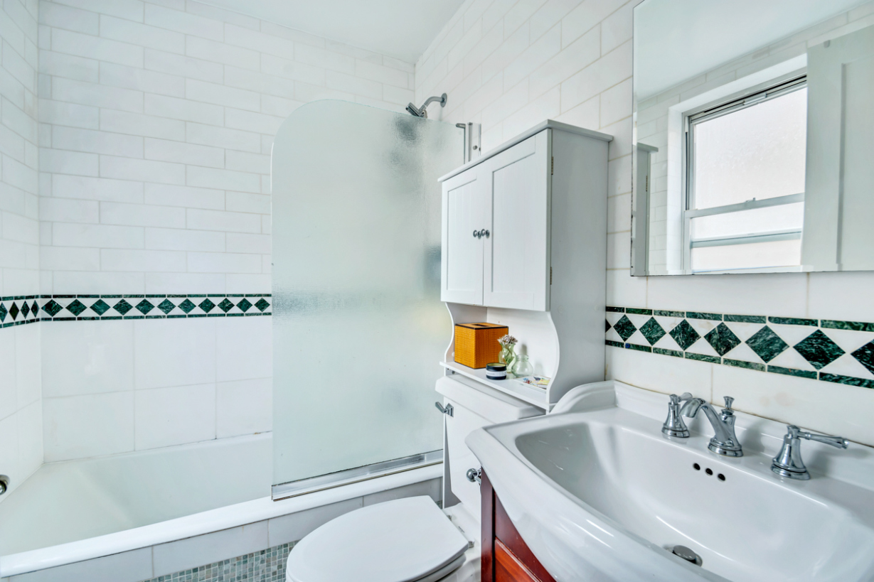 41 West 72nd Street, Unit 8C Manhattan, NY 10023 - Photo 5 of 6