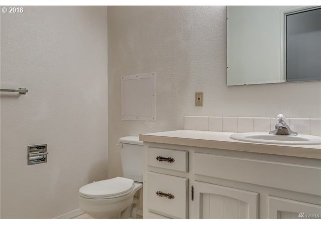 3265 Maple Street Longview, WA 98632 - Photo 17 of 19 Gallery Image 17