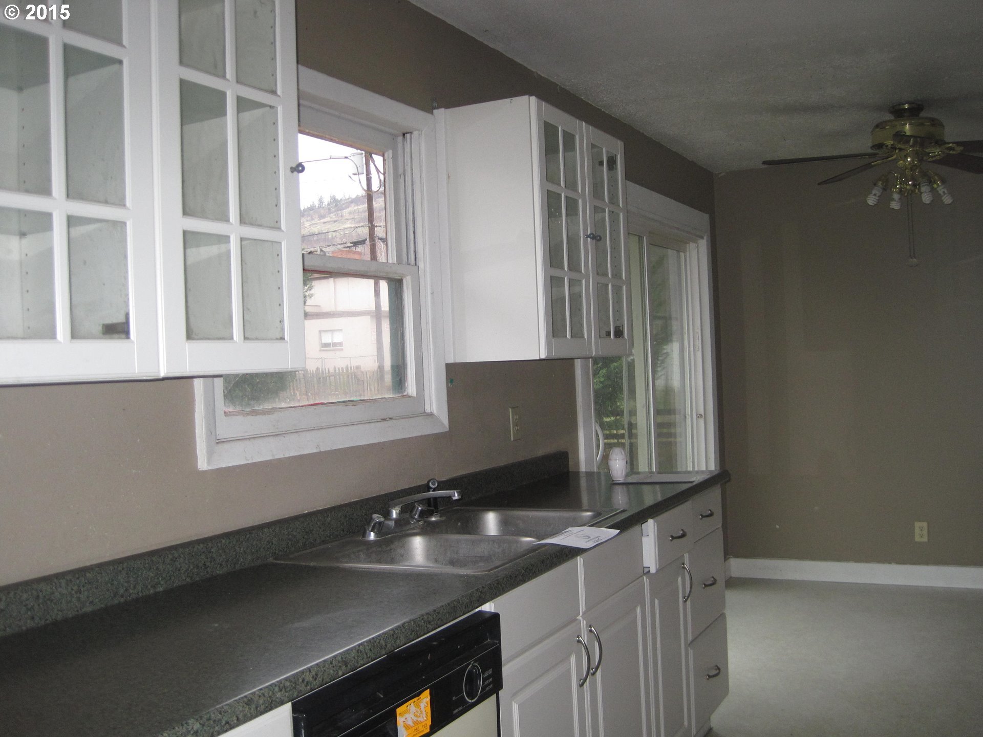 904 Chenowith Loop Road The Dalles, OR 97058 - Photo 12 of 24 Gallery Image 12