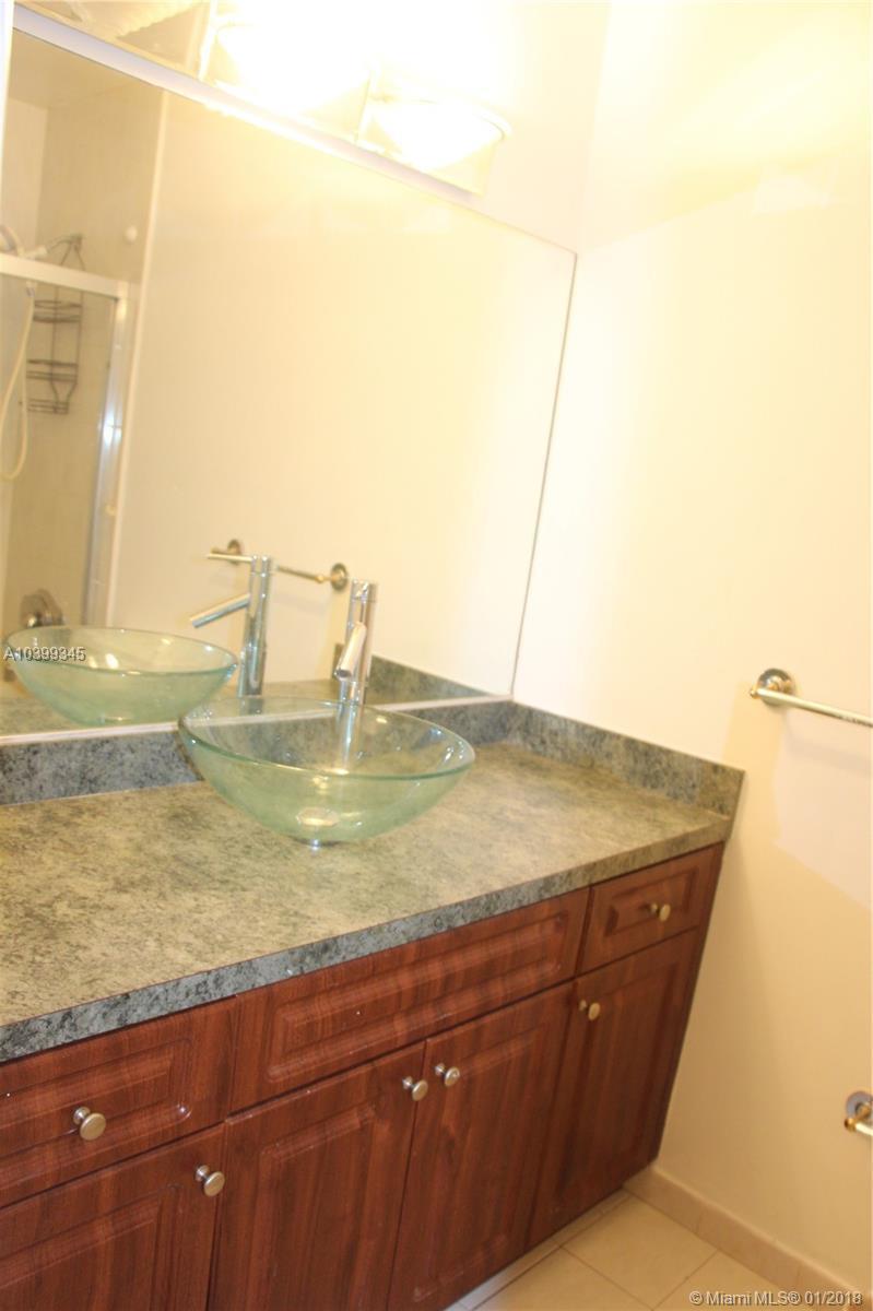 4716 Southwest 67th Avenue, Unit D1 Miami, FL 33155 - Photo 12 of 18