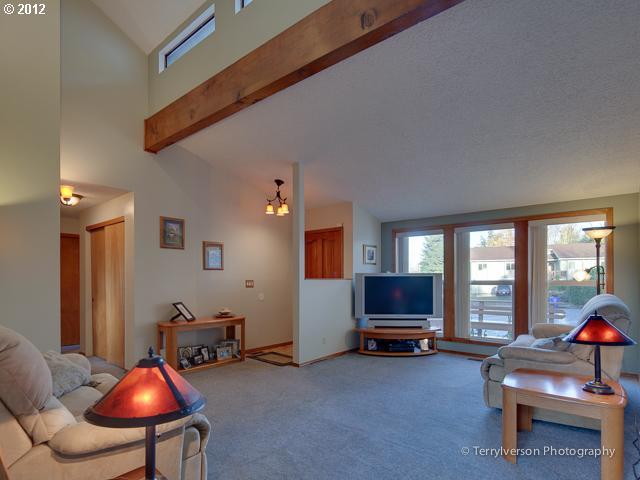 427 Southwest Overlook Court Gresham, OR 97080 - Photo 6 of 16 Gallery Image 6