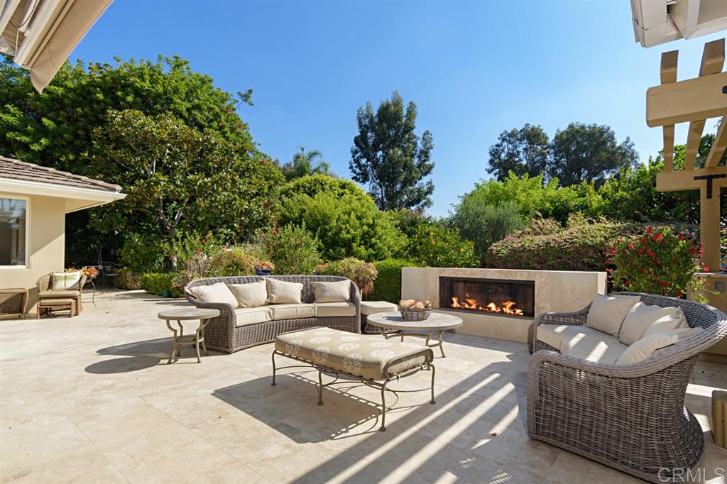 17541 Los Eucaliptos Rancho Santa Fe, CA 92067 - Photo 2 of 25