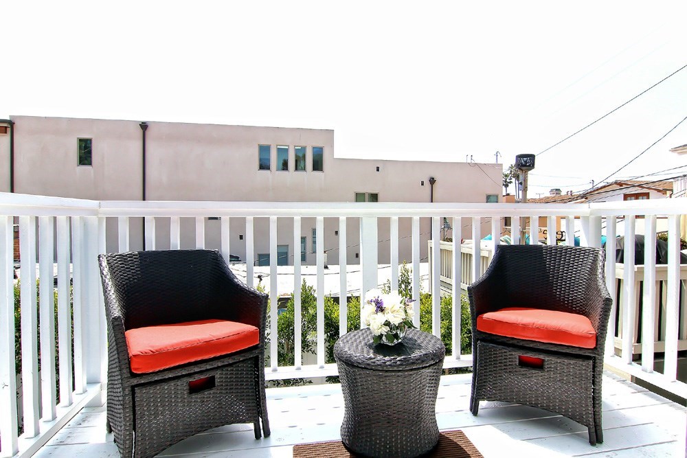 905 North Valley Drive Manhattan Beach, CA 90266 - Photo 11 of 18