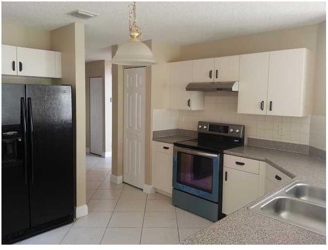 Silver Shores Miramar, FL 33027 - Photo 6 of 16