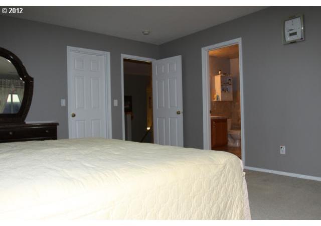 15527 Southwest 144th Terrace Portland, OR 97224 - Photo 6 of 7