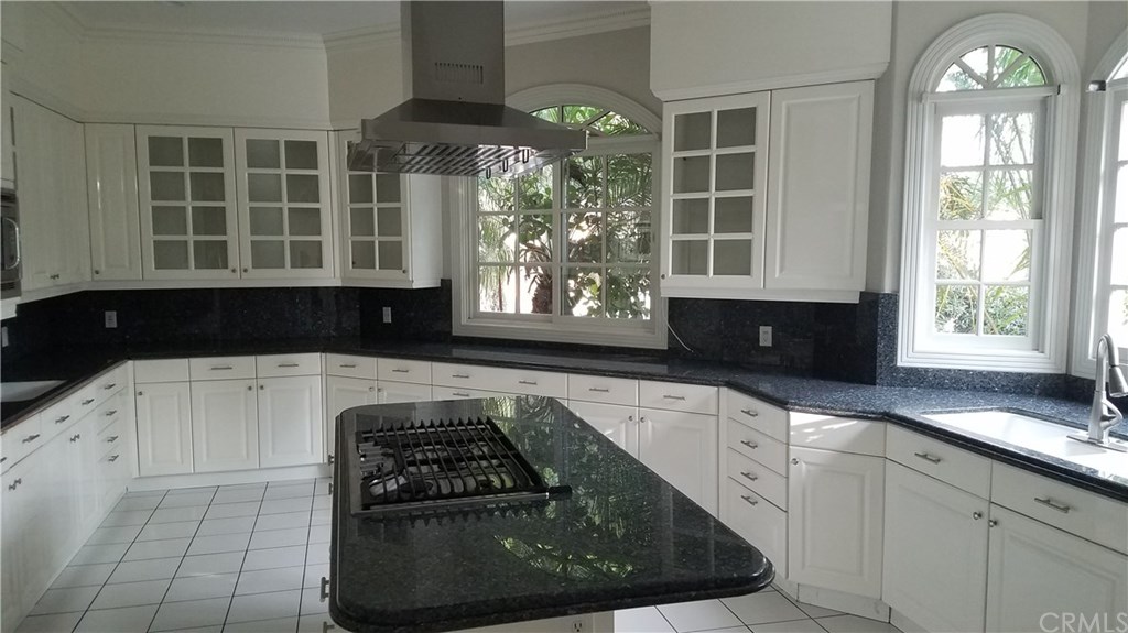 11019 Rives Avenue Downey, CA 90241 - Photo 6 of 12