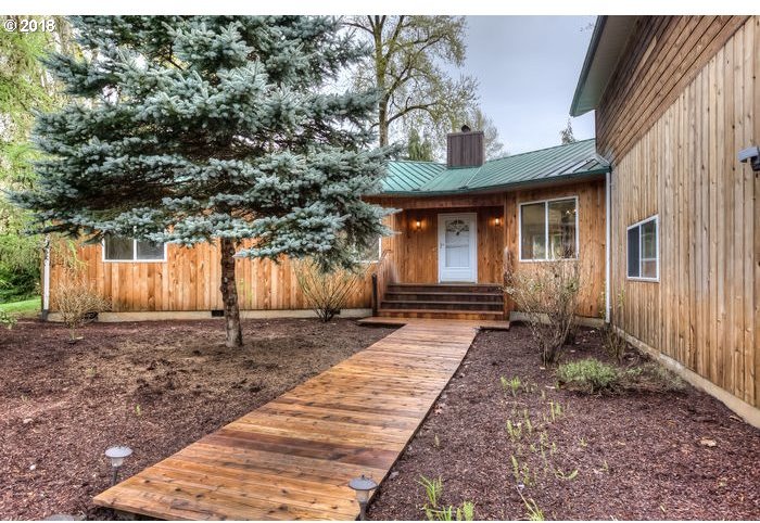 17535 South Abiqua Road Northeast Silverton, OR 97381 - Photo 2 of 32 Gallery Image 2