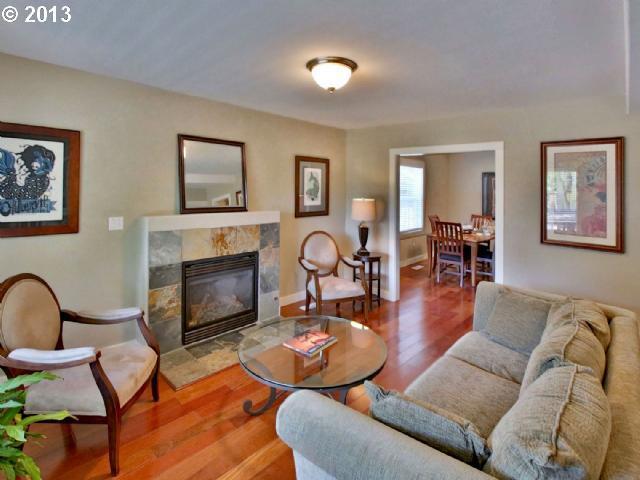1805 North Sumner Street Portland, OR 97217 - Photo 3 of 16