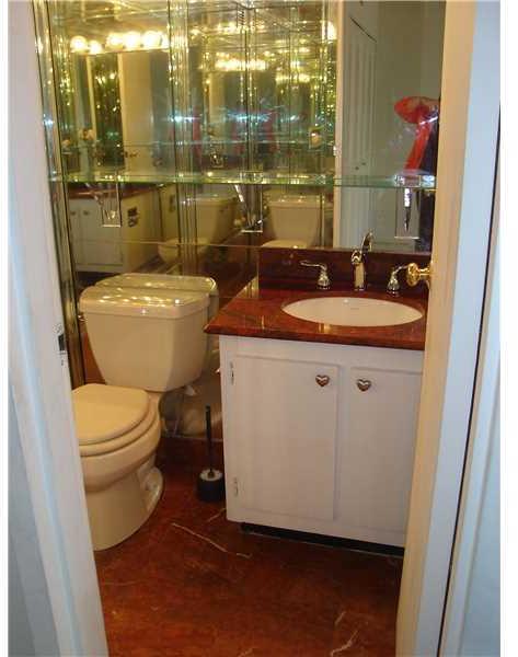 16919 North Bay Road, Unit 2022 Sunny Isles Beach, FL 33160 - Photo 7 of 12