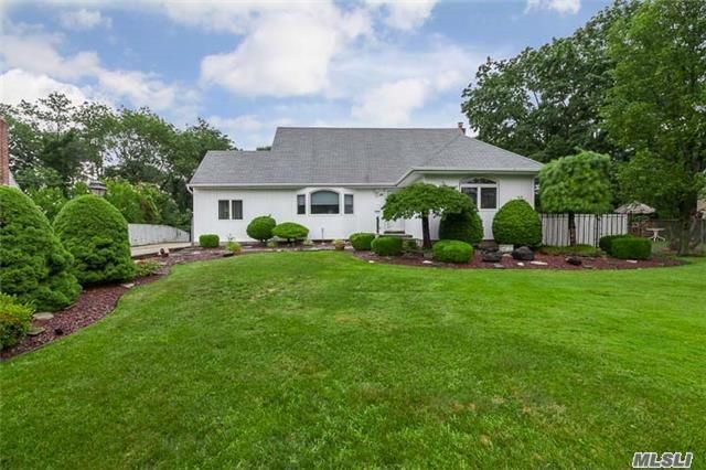 39 Pickwick Drive Commack, NY 11725 - Photo 1 of 1