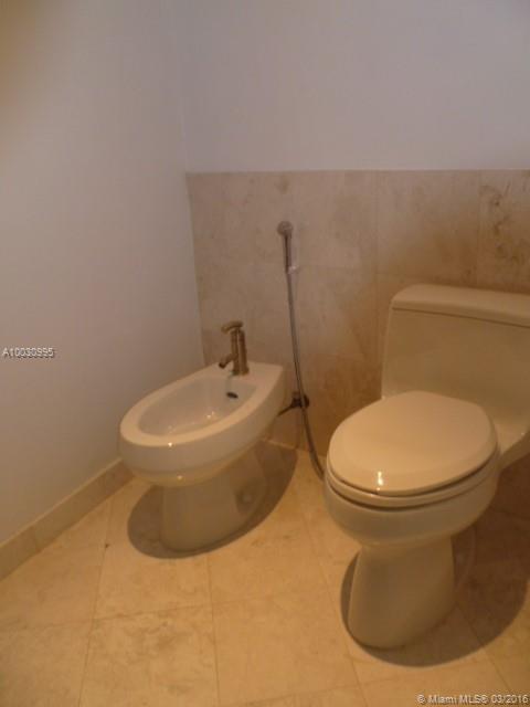 901 Brickell Key Boulevard, Unit 509 Miami, FL 33131 - Photo 9 of 29