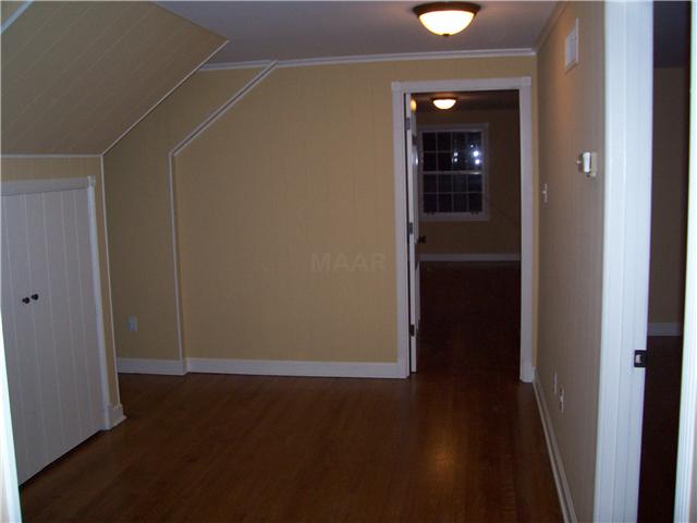441 South Yates Road Memphis, TN 38120 - Photo 11 of 12 SITTING ROOM OFF UPSTAIRS BEDROOMS