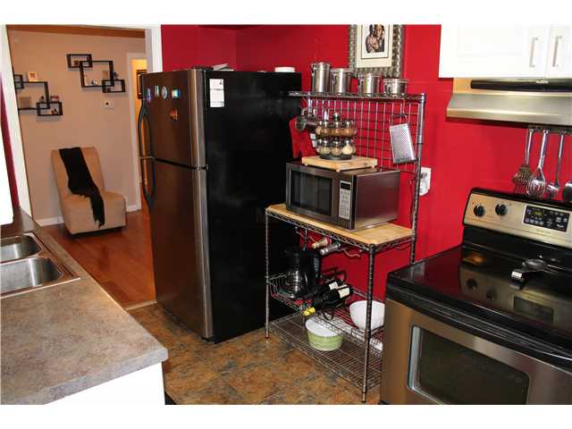 1905 Danville Road Memphis, TN 38117 - Photo 7 of 25 Another view of this nicely updated Kitchen. Seller will leave refrigerator if needed!! Nice size pantry as well!