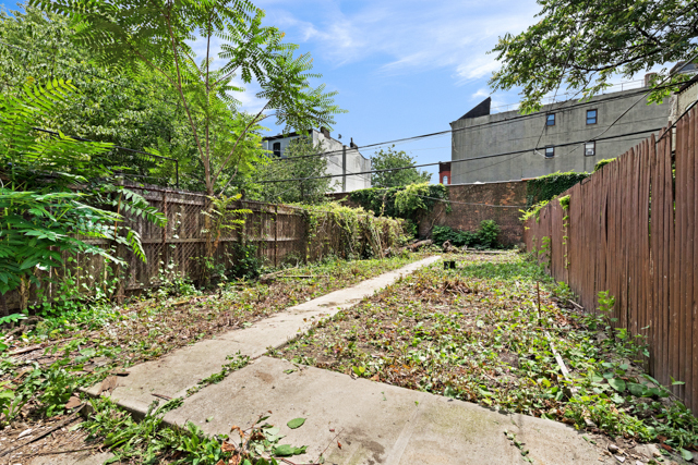 596 MacDonough Street Brooklyn, NY 11233 - Photo 9 of 13