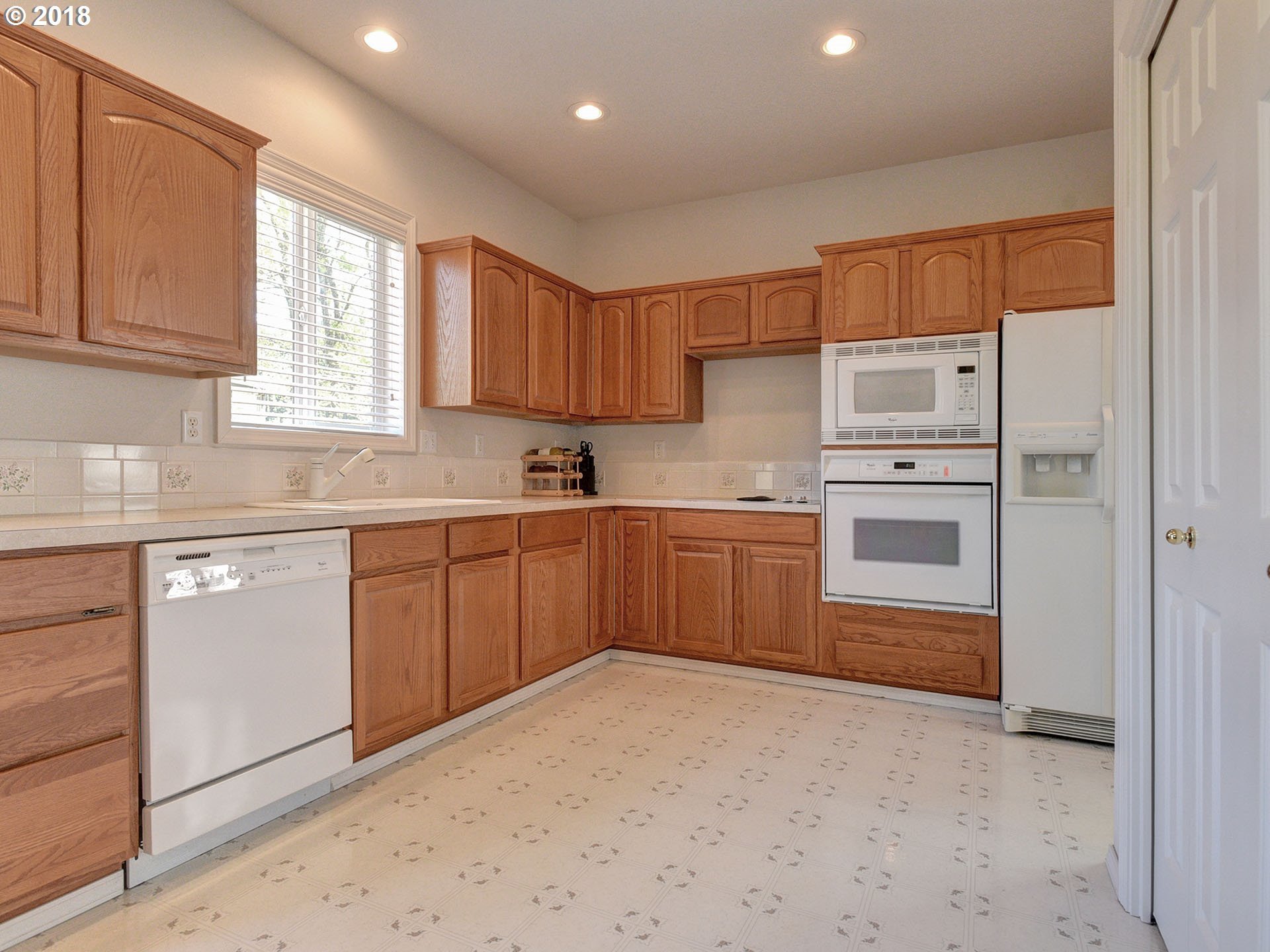 17871 Southwest Bryan Way Beaverton, OR 97007 - Photo 6 of 25 Gallery Image 6
