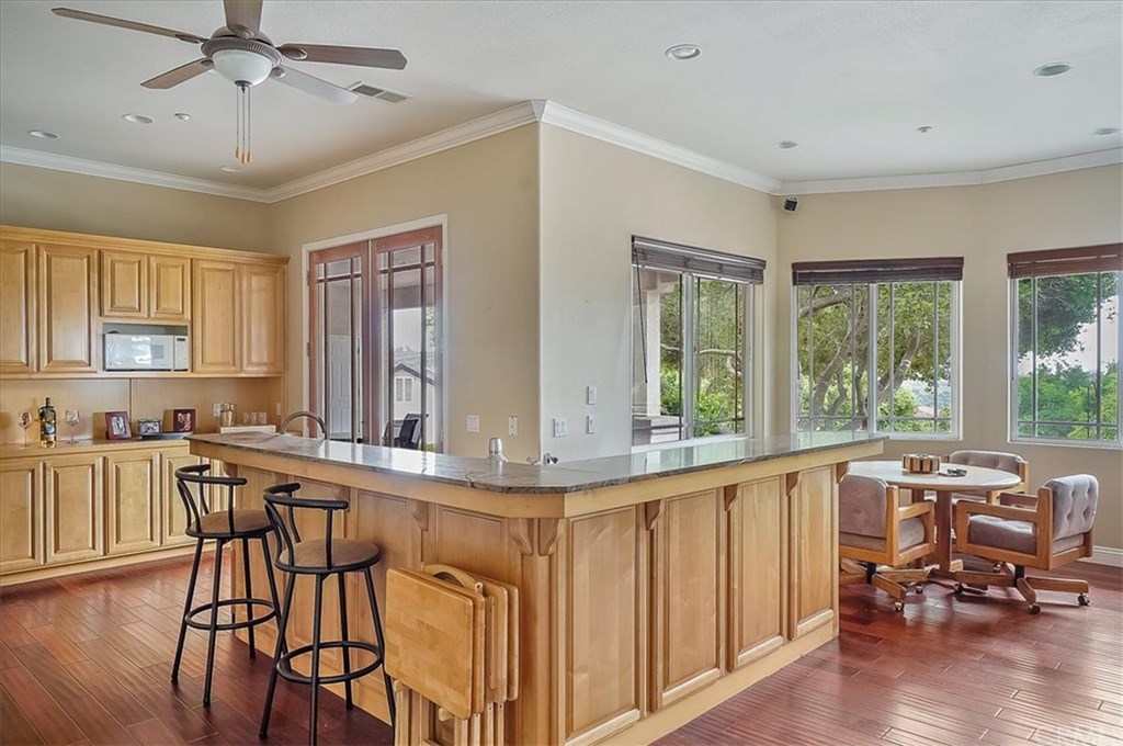 757 Duntov Drive Arroyo Grande, CA 93420 - Photo 26 of 40 Down stairs kitchen bar