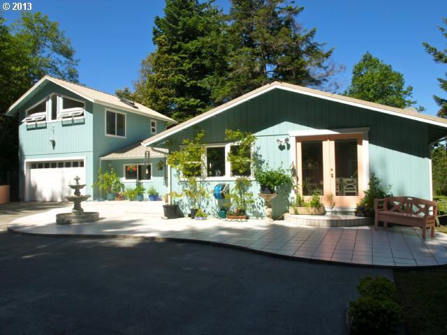 30294 Hummingbird Hill Road Gold Beach, OR 97444 - Photo 3 of 9 Gallery Image 3