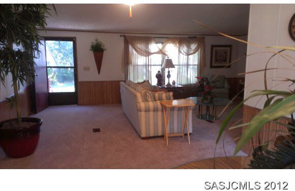 236 Pizarro Road St. Augustine, FL 32080 - Photo 10 of 24 Living Room