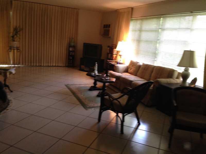 7981 Southwest 89th Terrace Miami, FL 33156 - Photo 4 of 8