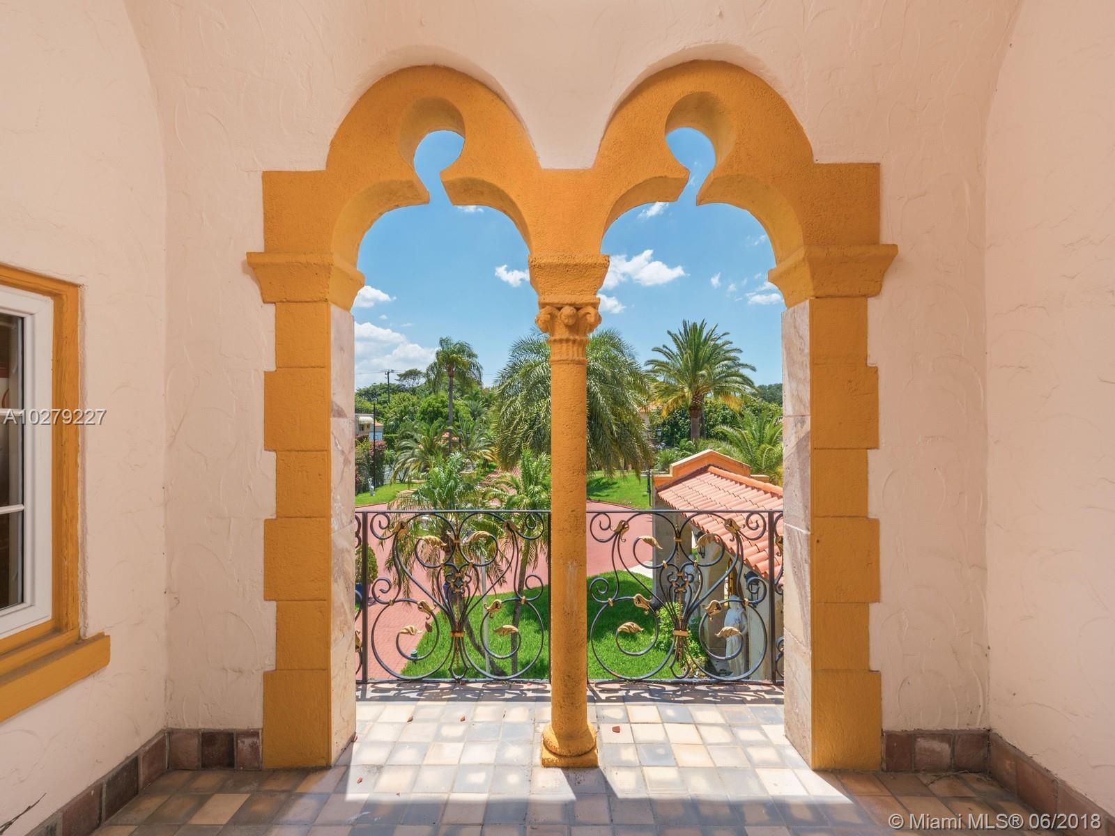 5011 Pine Tree Drive Miami Beach, FL 33140 - Photo 36 of 40