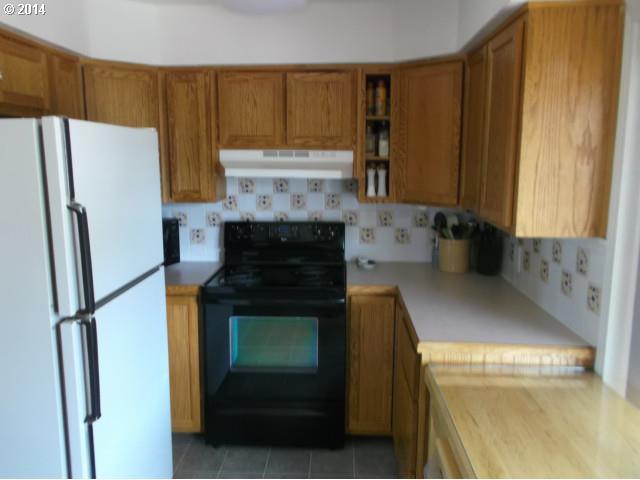 814 Southwest 11th Street Pendleton, OR 97801 - Photo 3 of 14