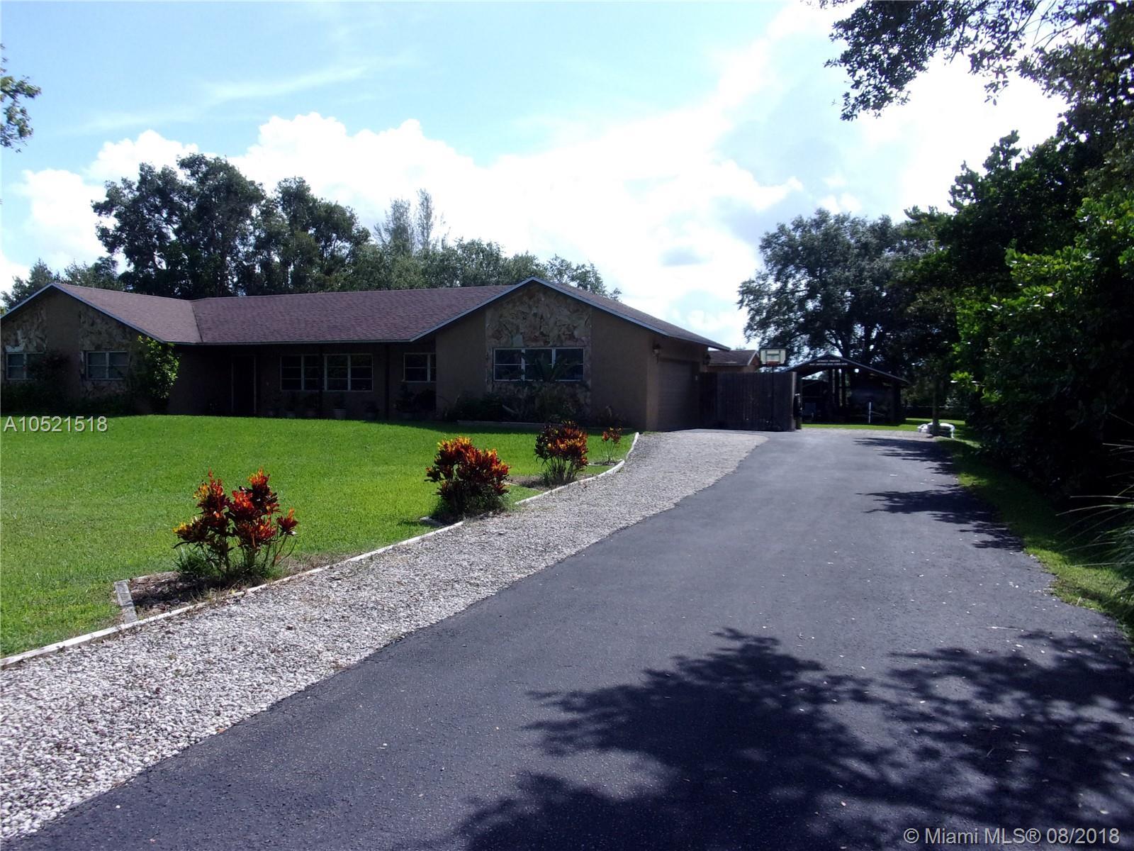 5610 Southwest 195th Terrace Southwest Ranches, FL 33332 - Photo 2 of 41 Gallery Image 2