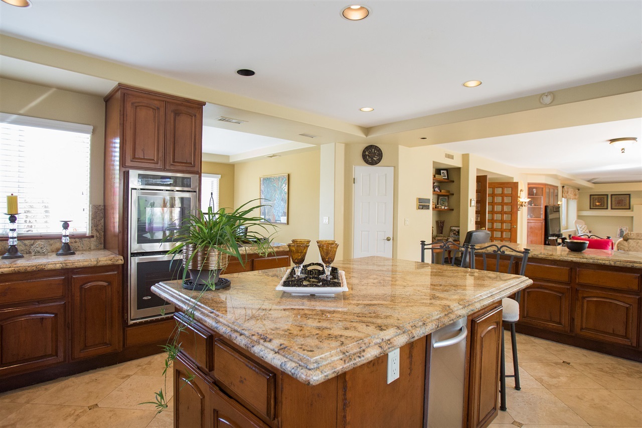 1565 Burgundy Road Encinitas, CA 92024 - Photo 15 of 25