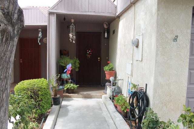 43334 32nd Street West Lancaster, CA 93536 - Photo 2 of 29