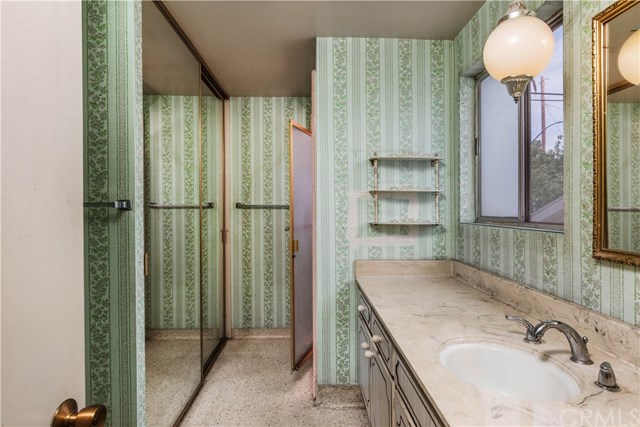 2101 2nd Street, Unit 203 Long Beach, CA 90803 - Photo 16 of 22 Master bathroom