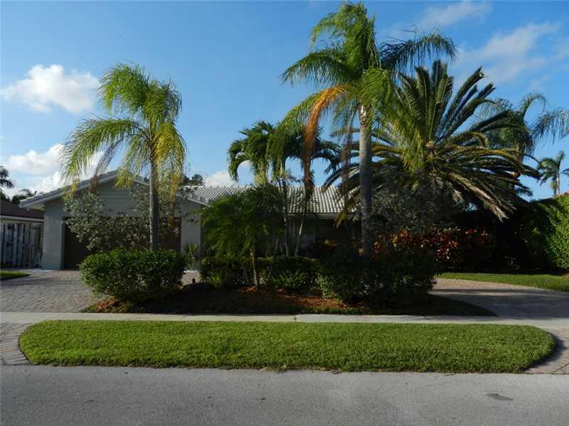 995 Southwest 13th Drive Boca Raton, FL 33486 - Photo 2 of 35