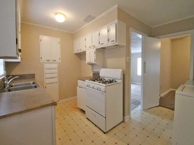 1270 Mt Moriah Road Memphis, TN 38117 - Photo 5 of 17