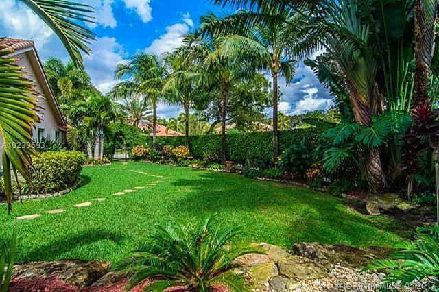 762 Crescent Way Weston, FL 33326 - Photo 5 of 34