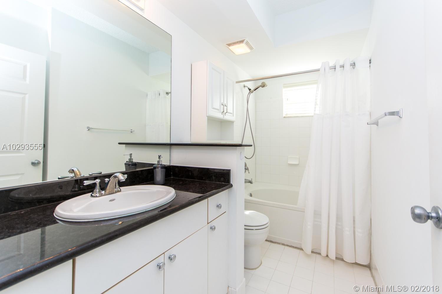 17100 North Bay Road, Unit 1415 Sunny Isles Beach, FL 33160 - Photo 32 of 35