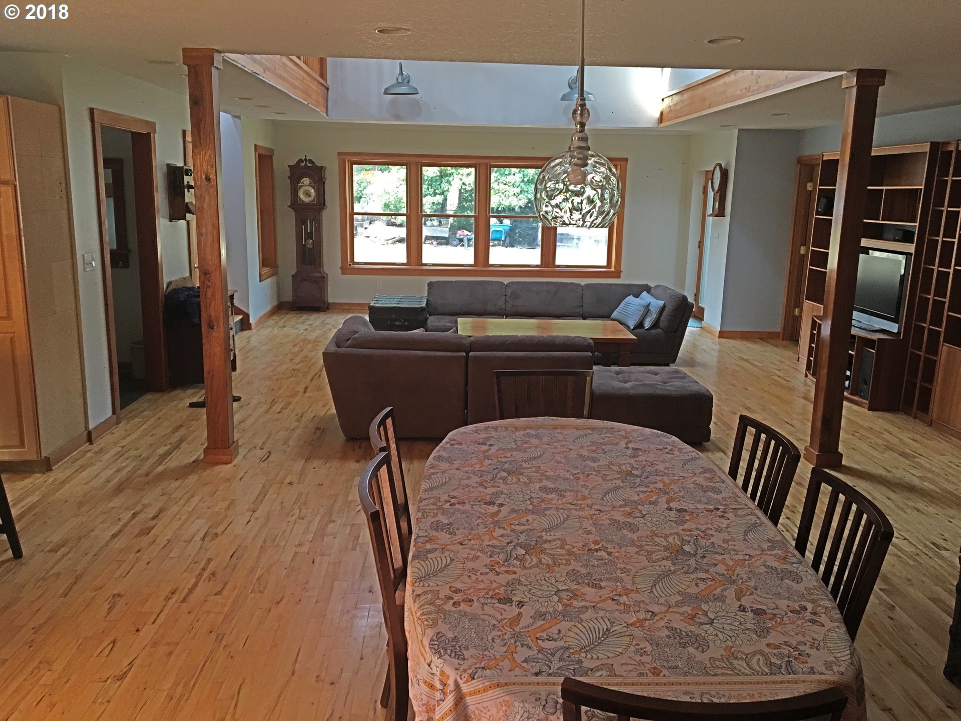 1760 Markham Road Hood River, OR 97031 - Photo 5 of 22 Gallery Image 5