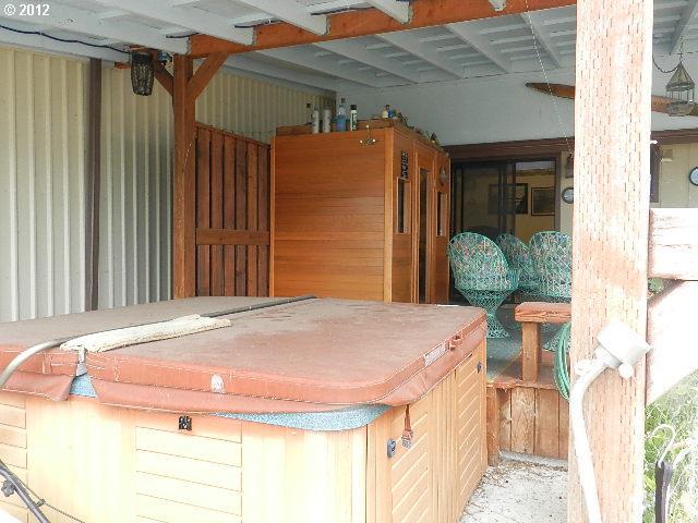 307 West Sunny Sands Road Cathlamet, WA 98612 - Photo 4 of 16 Gallery Image 4