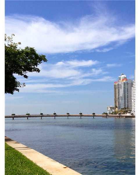 801 Brickell Key Boulevard, Unit 1610 Miami, FL 33131 - Photo 6 of 25