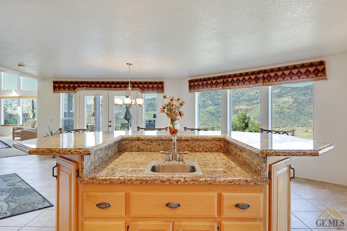 28950 Ridgeview Court Tehachapi, CA 93561 - Photo 15 of 40