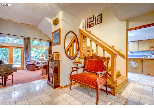 7301 Southwest Barbara Lane Portland, OR 97223 - Photo 3 of 26