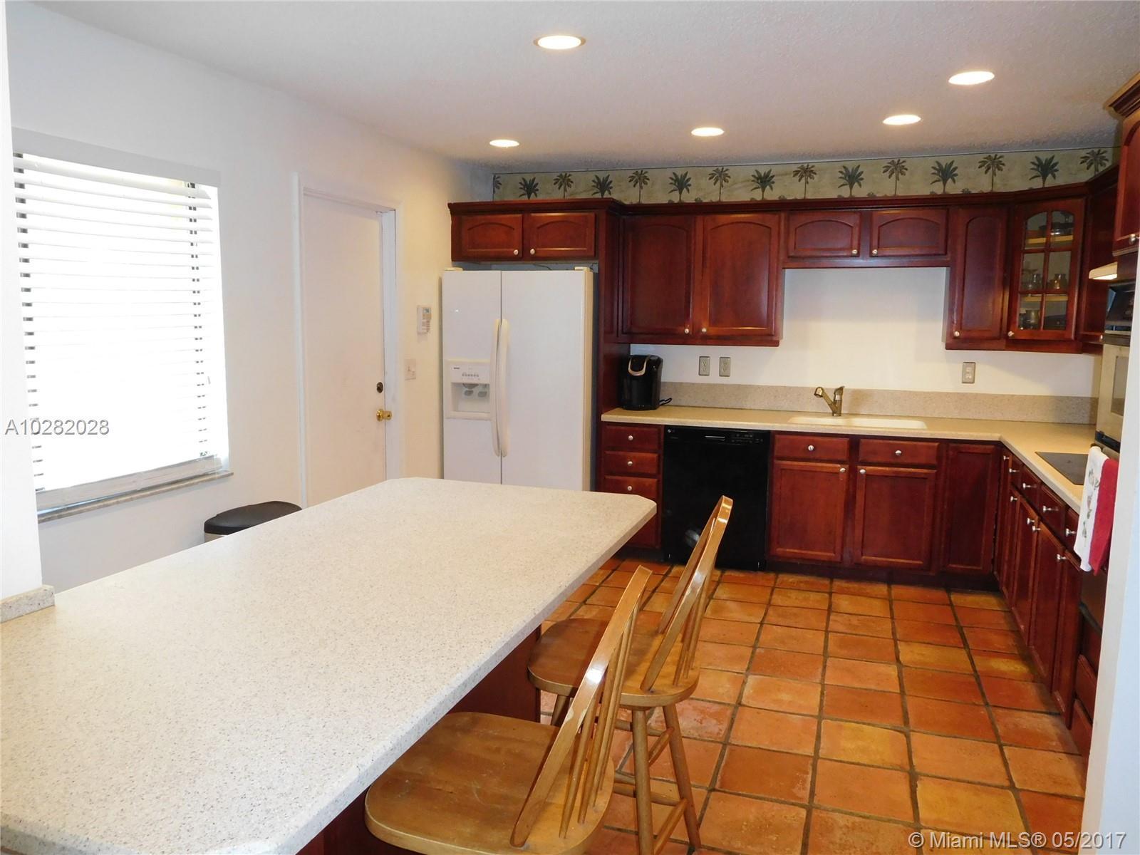 12118 Old Country Road South Wellington, FL 33414 - Photo 8 of 29