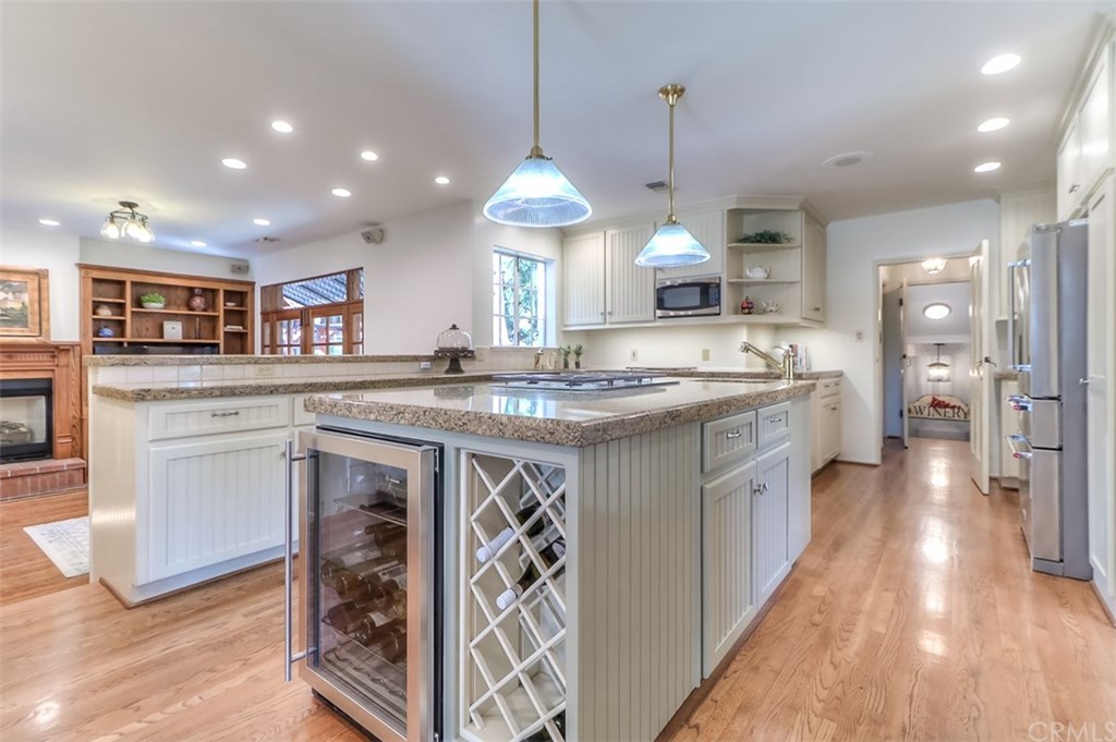 975 Hillcrest Drive Upland, CA 91784 - Photo 10 of 65