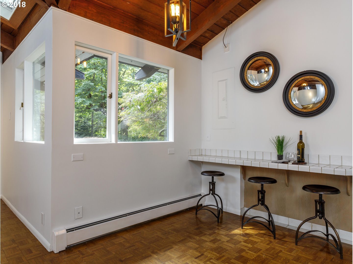550 Southwest Glen Road Portland, OR 97219 - Photo 4 of 29 Gallery Image 4